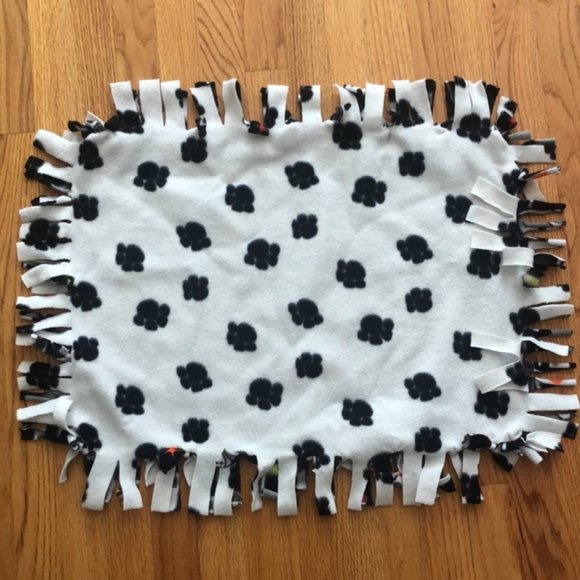 Dog or Cat Double Hand Knit Fleece Blanket - Picture 2 of 3